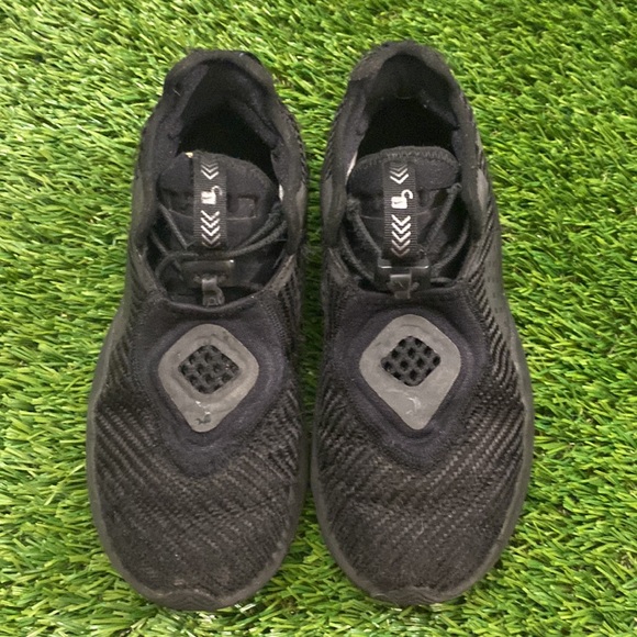 Nike Lebron James Basketball Shoes - Picture 3 of 5